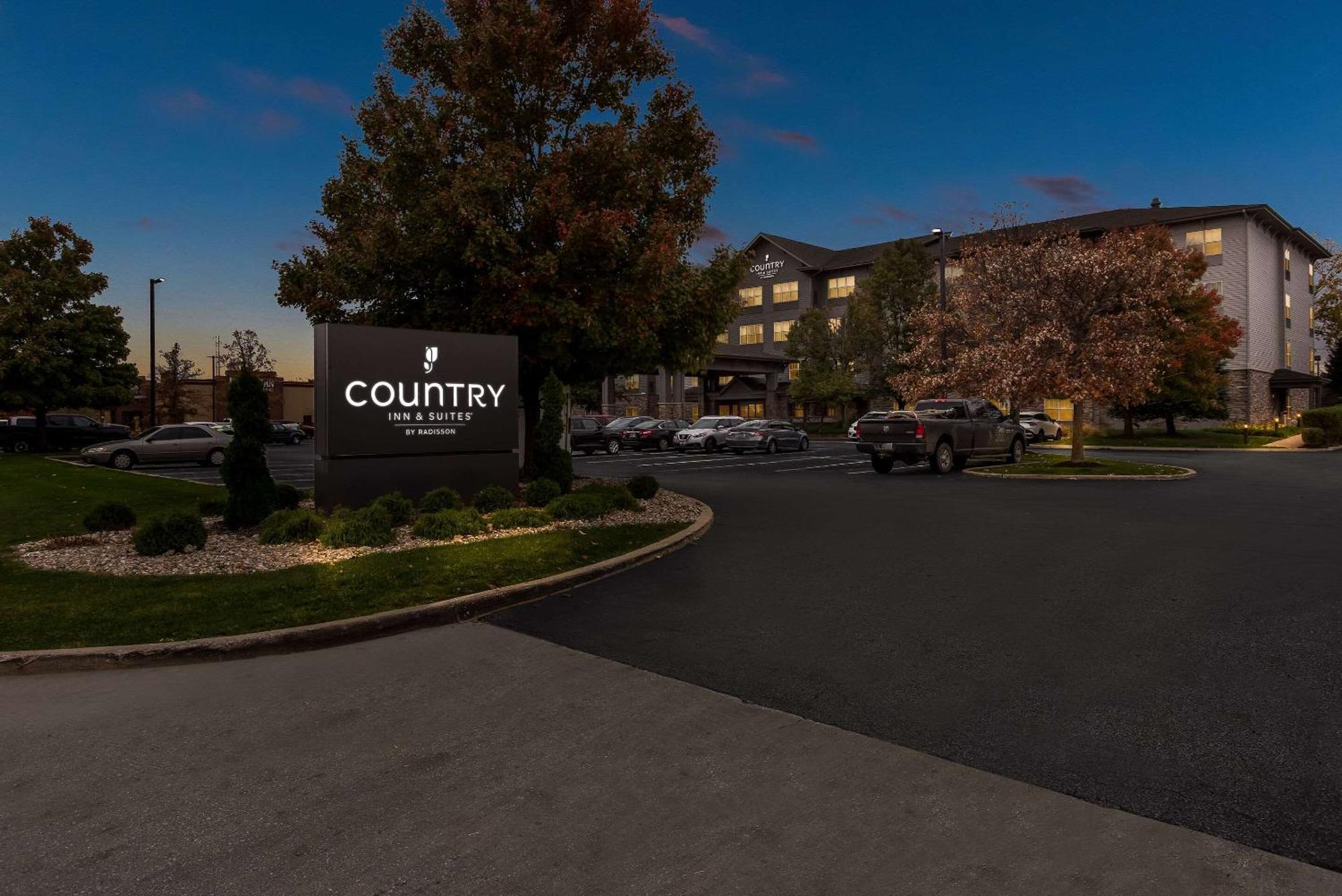 Country Inn & Suites By Radisson, Portage, In Exterior photo
