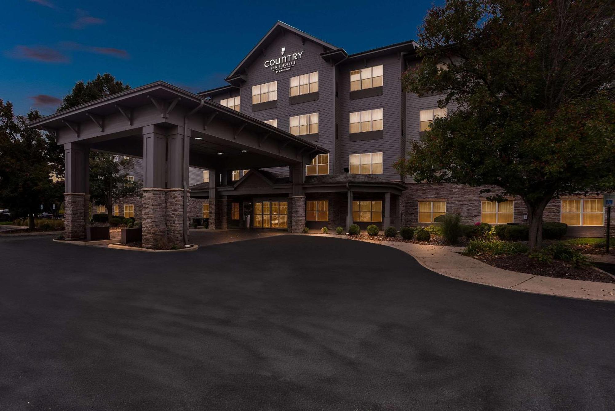 Country Inn & Suites By Radisson, Portage, In Exterior photo